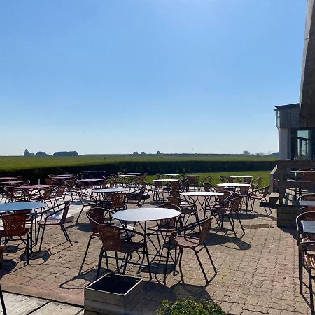 Logis Hotel & Restaurant De L'Aerodrome De La Baie De Somme Buigny-Saint-Maclou Exteriér fotografie